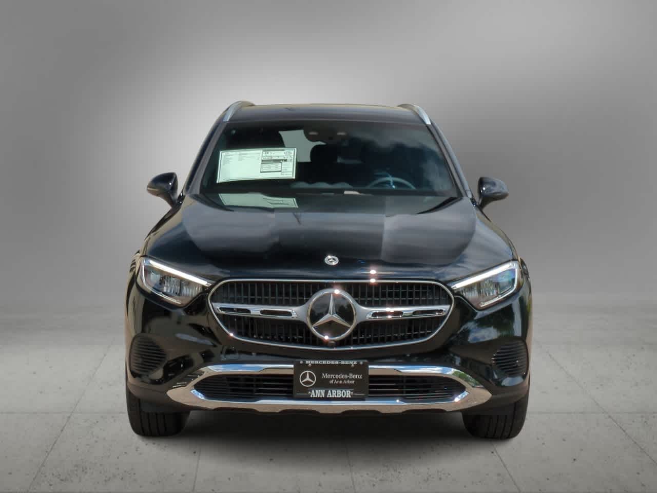 2025 Mercedes Benz GLC 300 4MATIC photo 3