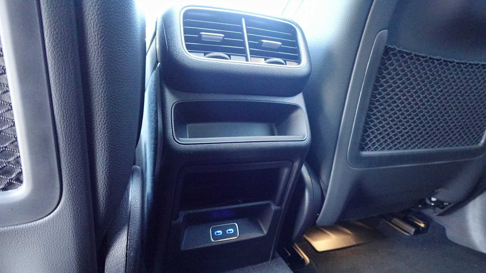 Thumbnail: 2026 Mercedes-Benz GLE - 49