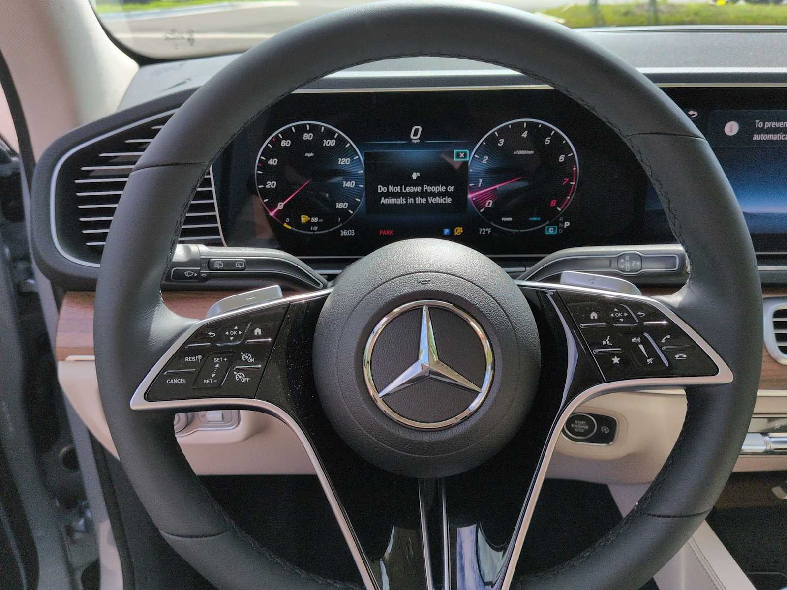 Thumbnail: 2026 Mercedes-Benz GLE - 25