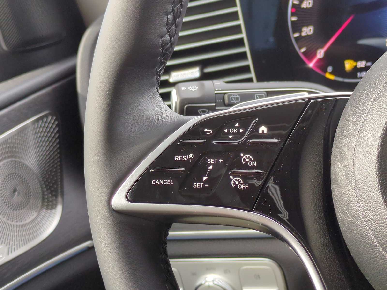 Thumbnail: 2025 Mercedes-Benz GLE - 26