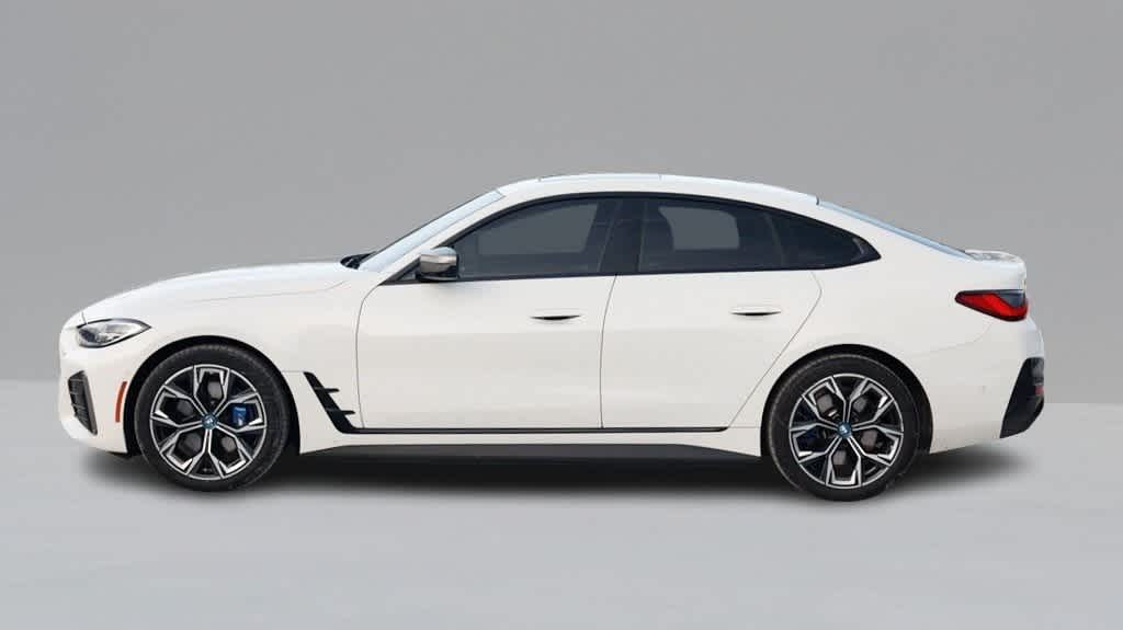 Thumbnail: 2022 BMW i4 - 8