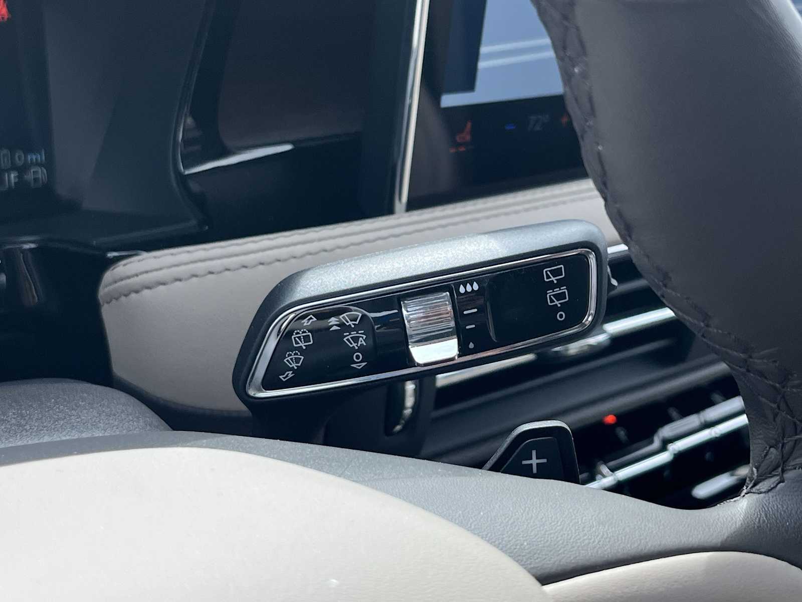 Thumbnail: 2024 Lincoln Corsair - 38