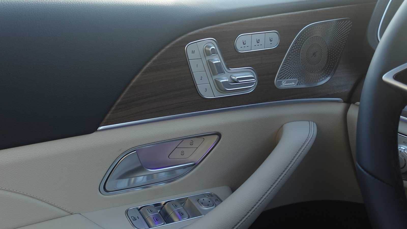 Thumbnail: 2026 Mercedes-Benz GLE - 25