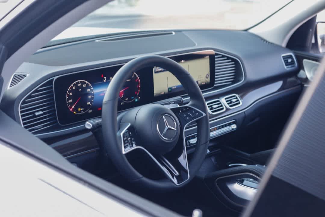 Thumbnail: 2026 Mercedes-Benz GLE - 18