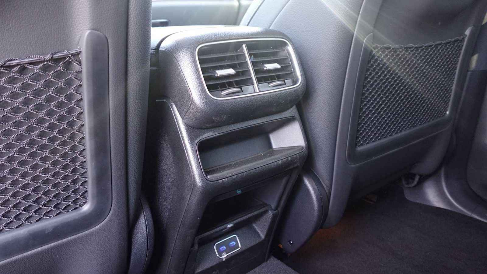 Thumbnail: 2026 Mercedes-Benz GLE - 26