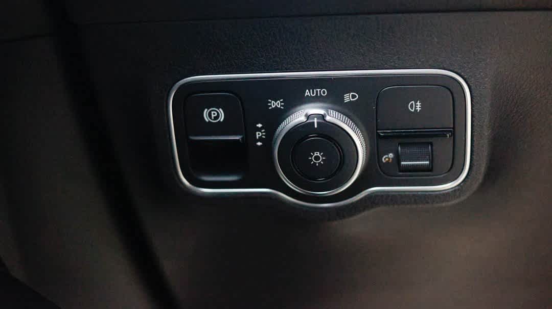 Thumbnail: 2025 Mercedes-Benz GLB - 22