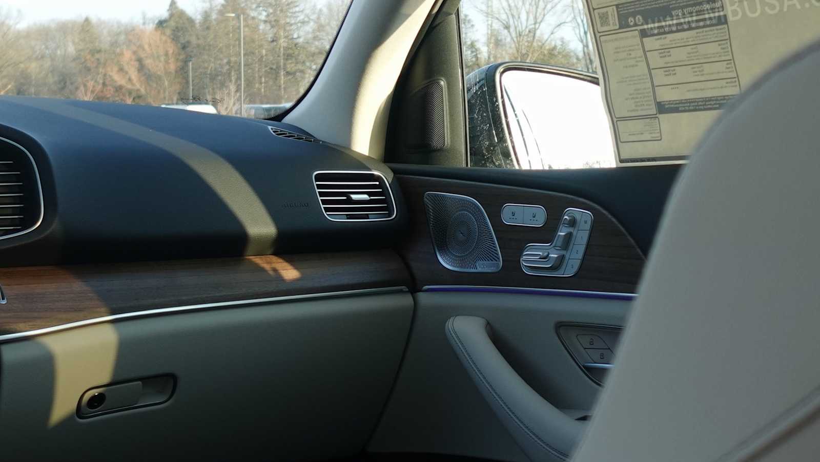 Thumbnail: 2026 Mercedes-Benz GLE - 31