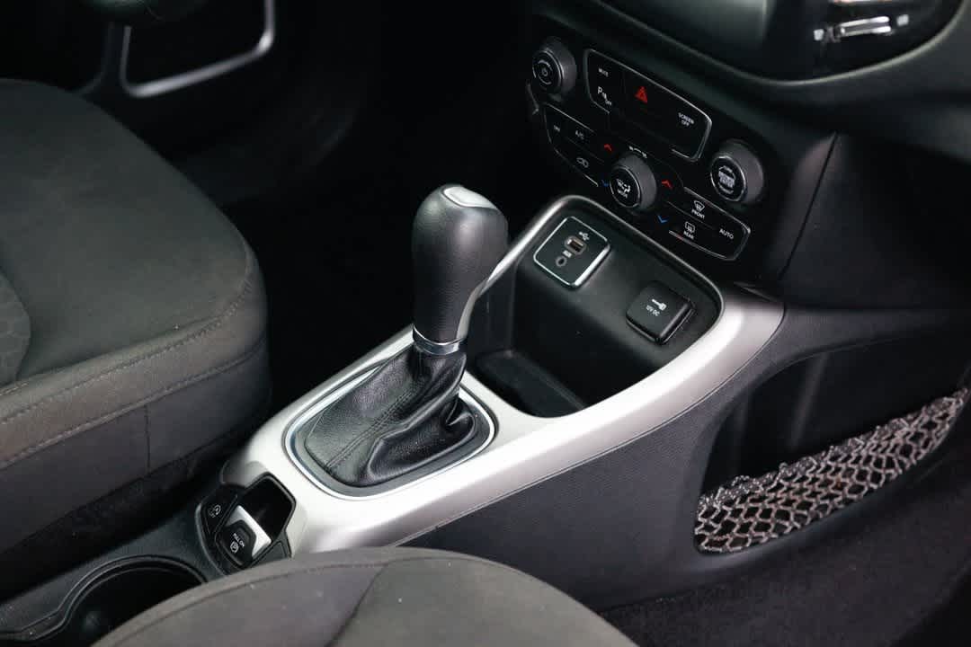 Thumbnail: 2018 Jeep Compass - 21