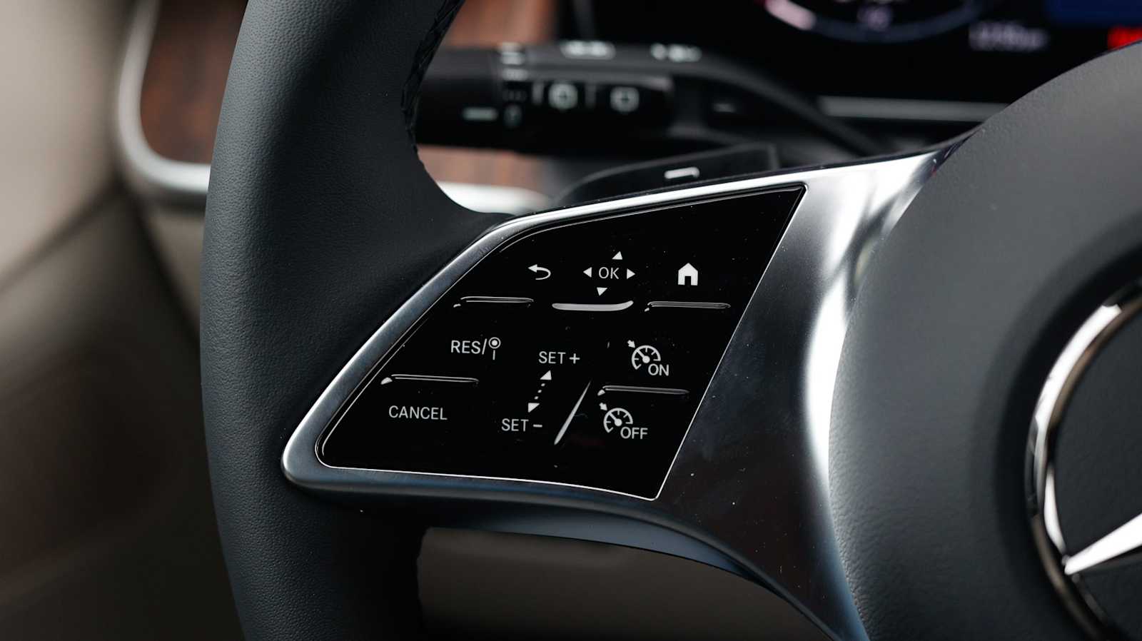 Thumbnail: 2026 Mercedes-Benz GLC - 26