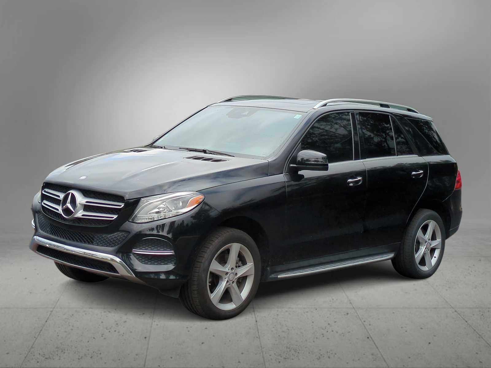 Thumbnail: 2016 Mercedes-Benz GLE - 3