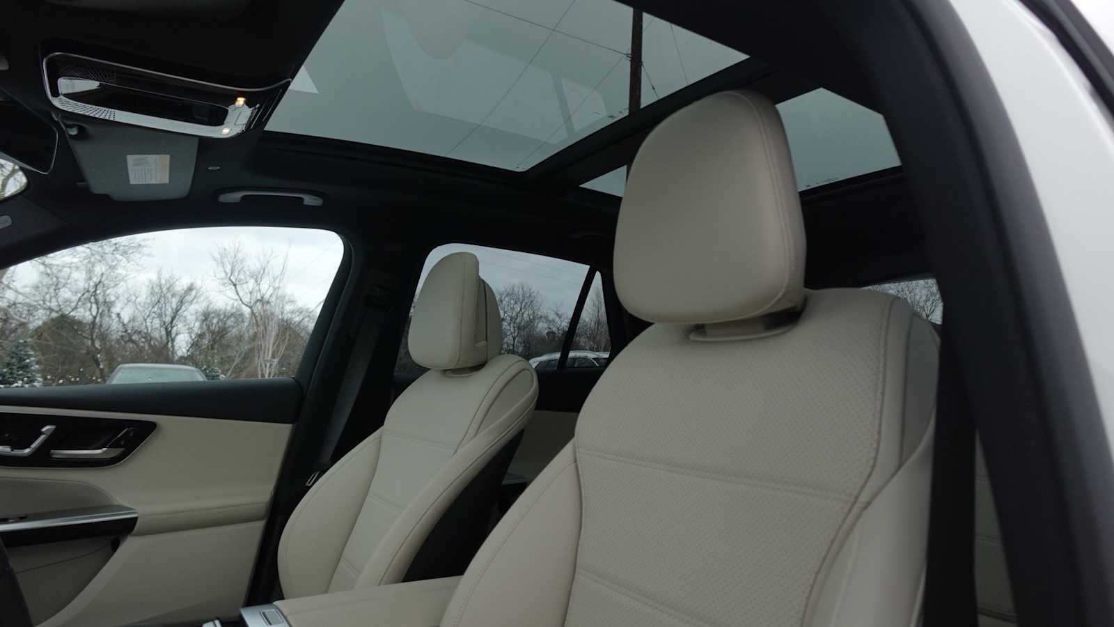 Thumbnail: 2026 Mercedes-Benz GLC - 31