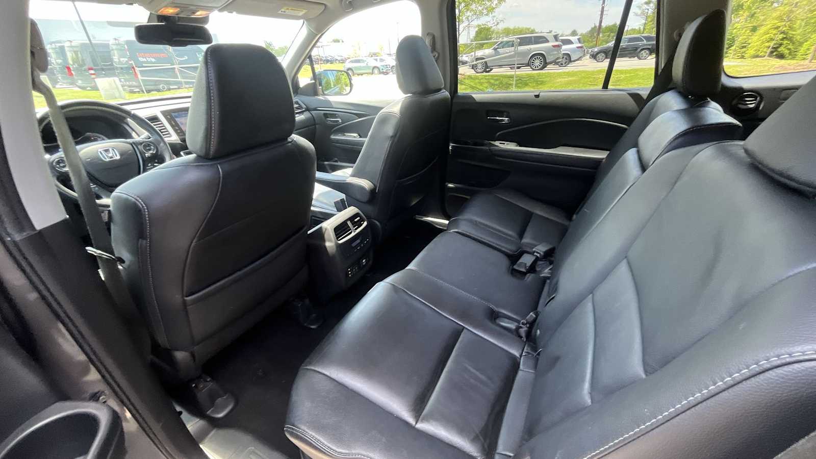 Thumbnail: 2017 Honda Pilot - 14
