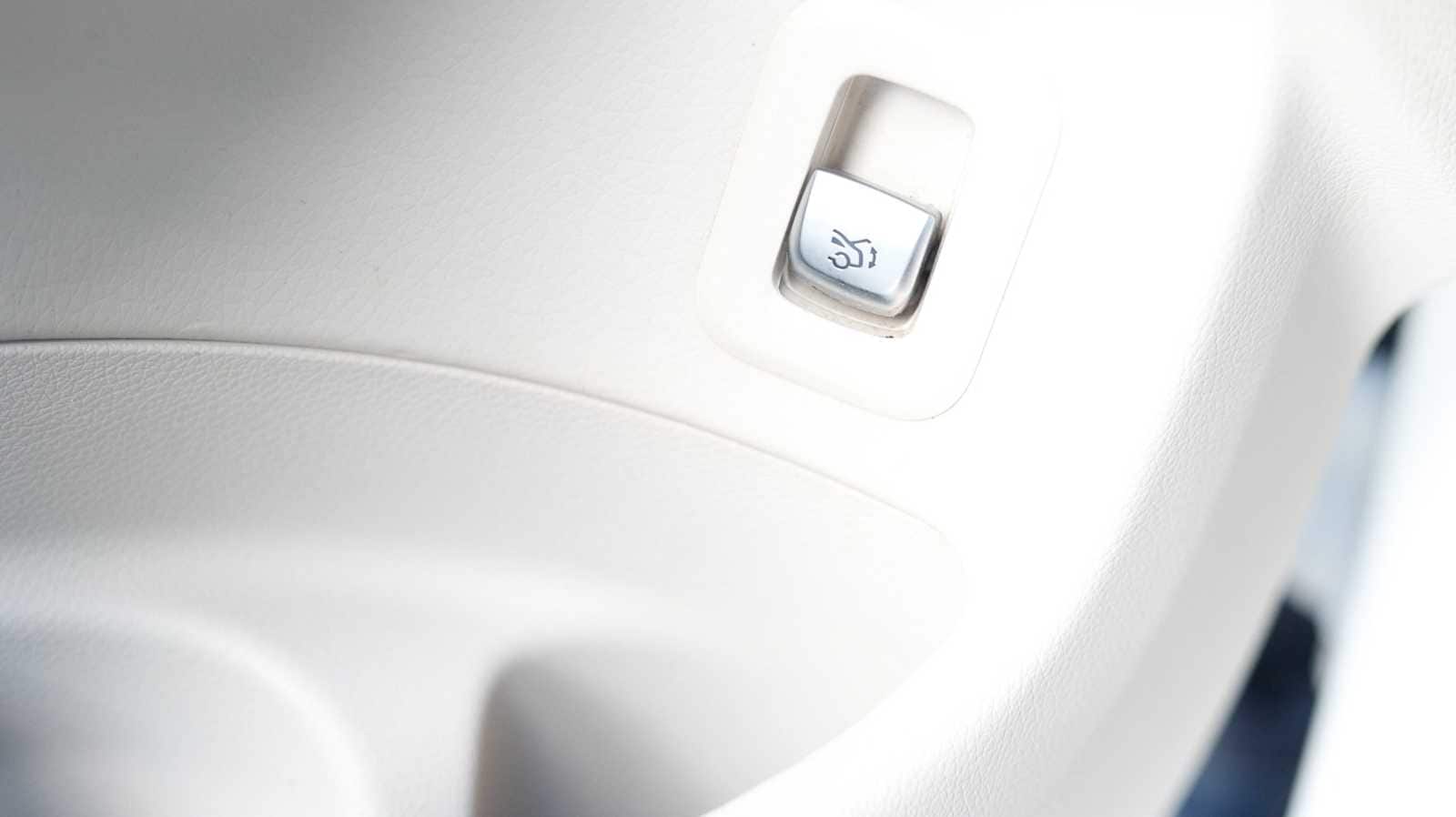 Thumbnail: 2022 Mercedes-Benz GLC - 30