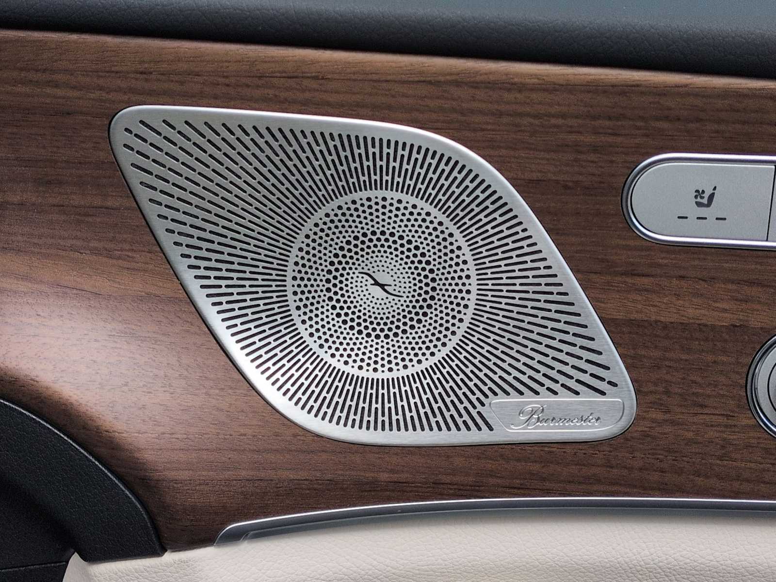 Thumbnail: 2026 Mercedes-Benz GLE - 32