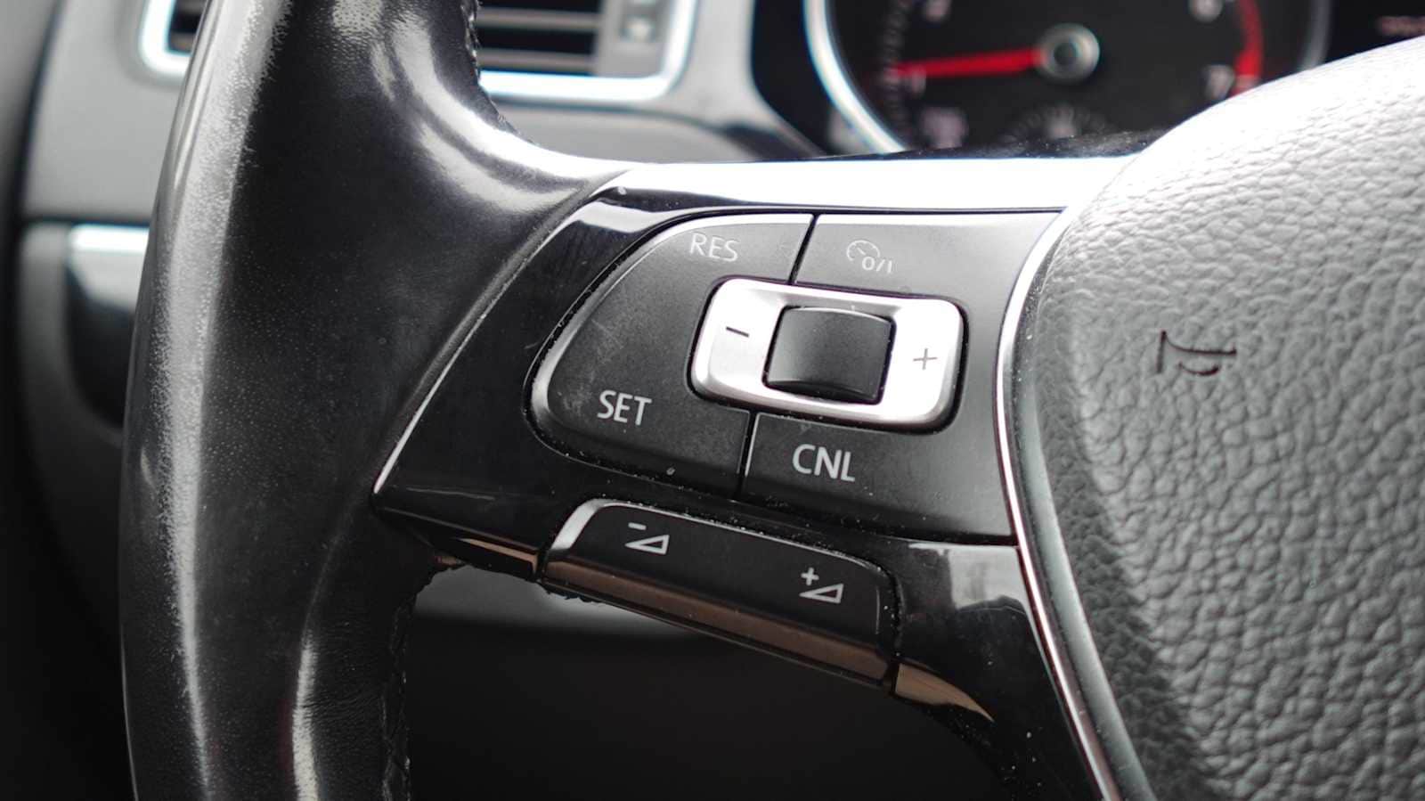 Thumbnail: 2018 Volkswagen Jetta - 29