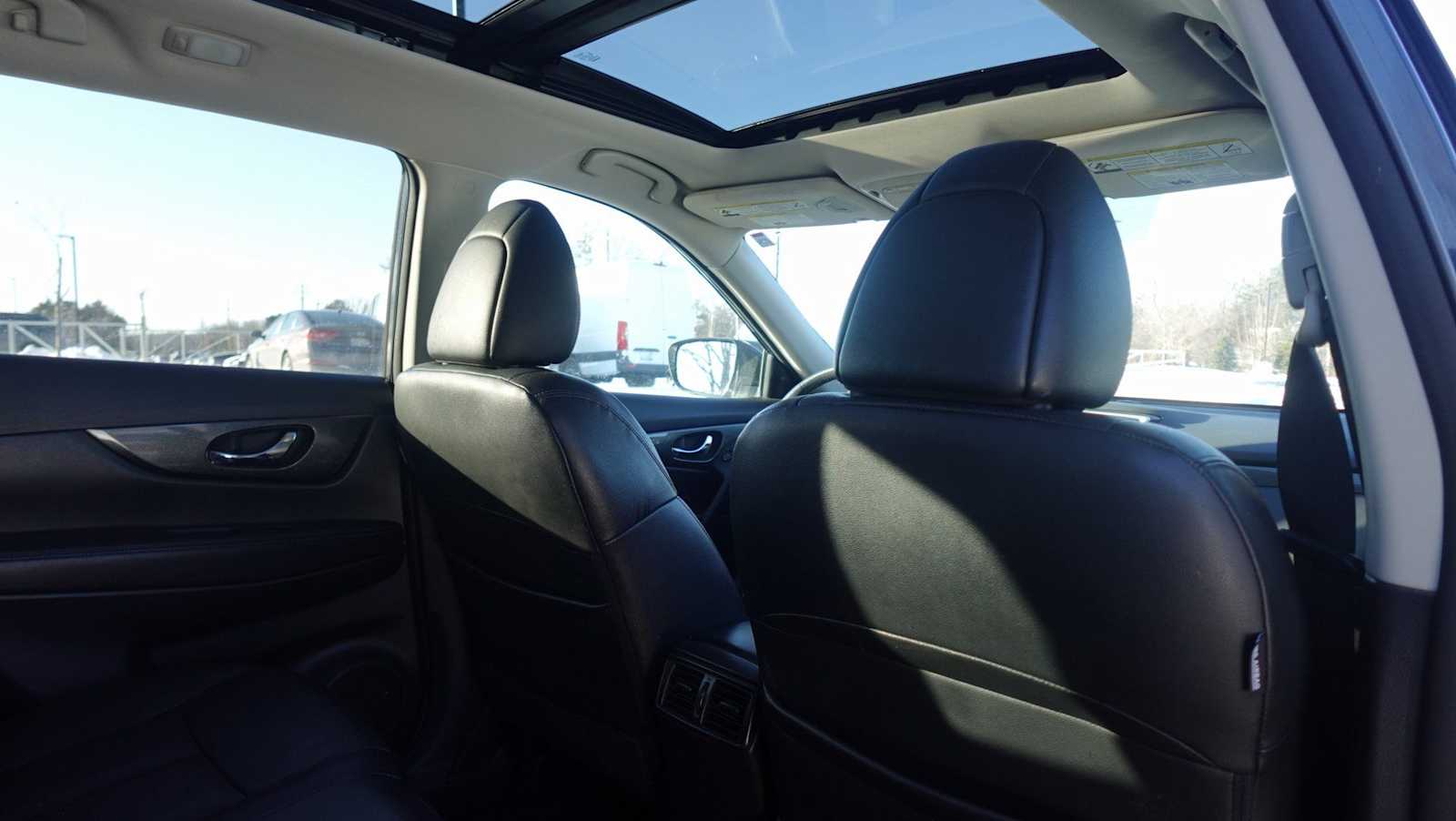 Thumbnail: 2016 Nissan Rogue - 22