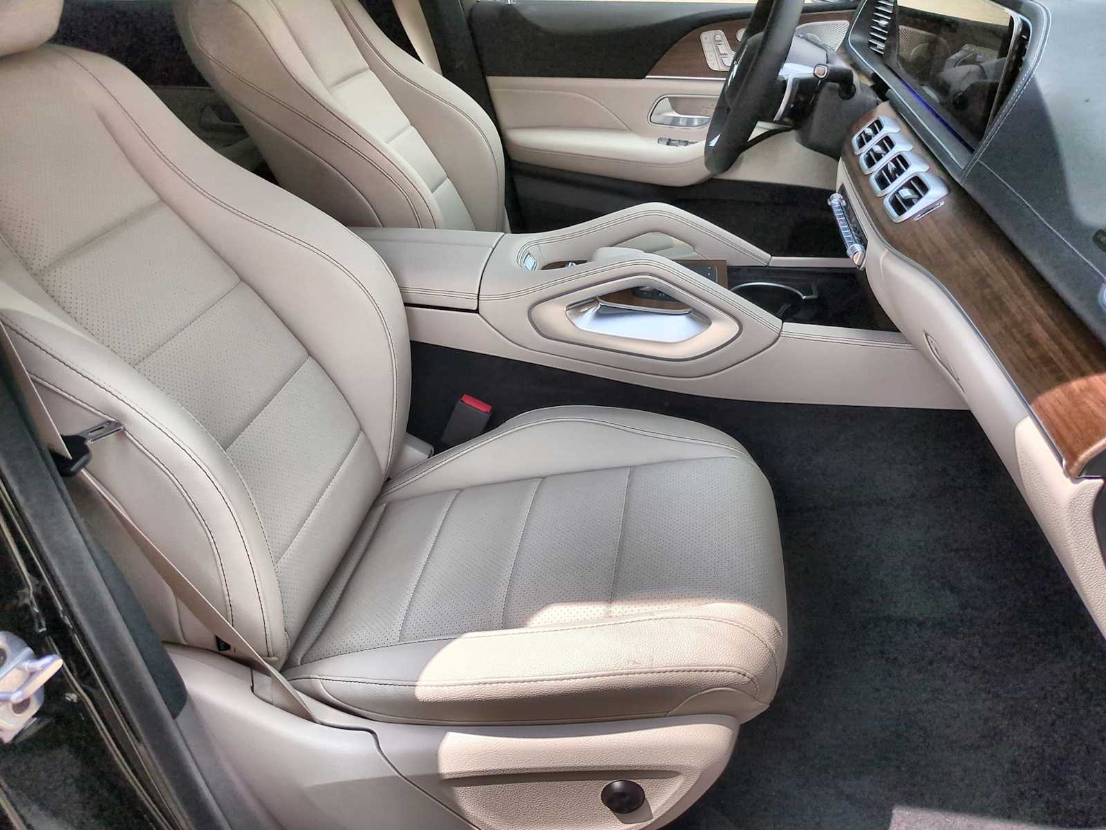 Thumbnail: 2025 Mercedes-Benz GLS - 24