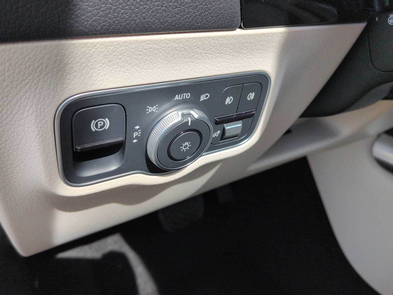 Thumbnail: 2026 Mercedes-Benz GLA - 18