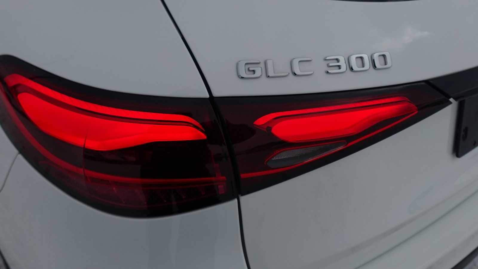 Thumbnail: 2025 Mercedes-Benz GLC - 17