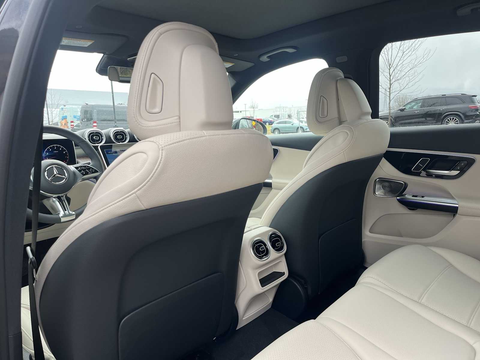 Thumbnail: 2026 Mercedes-Benz GLC - 24