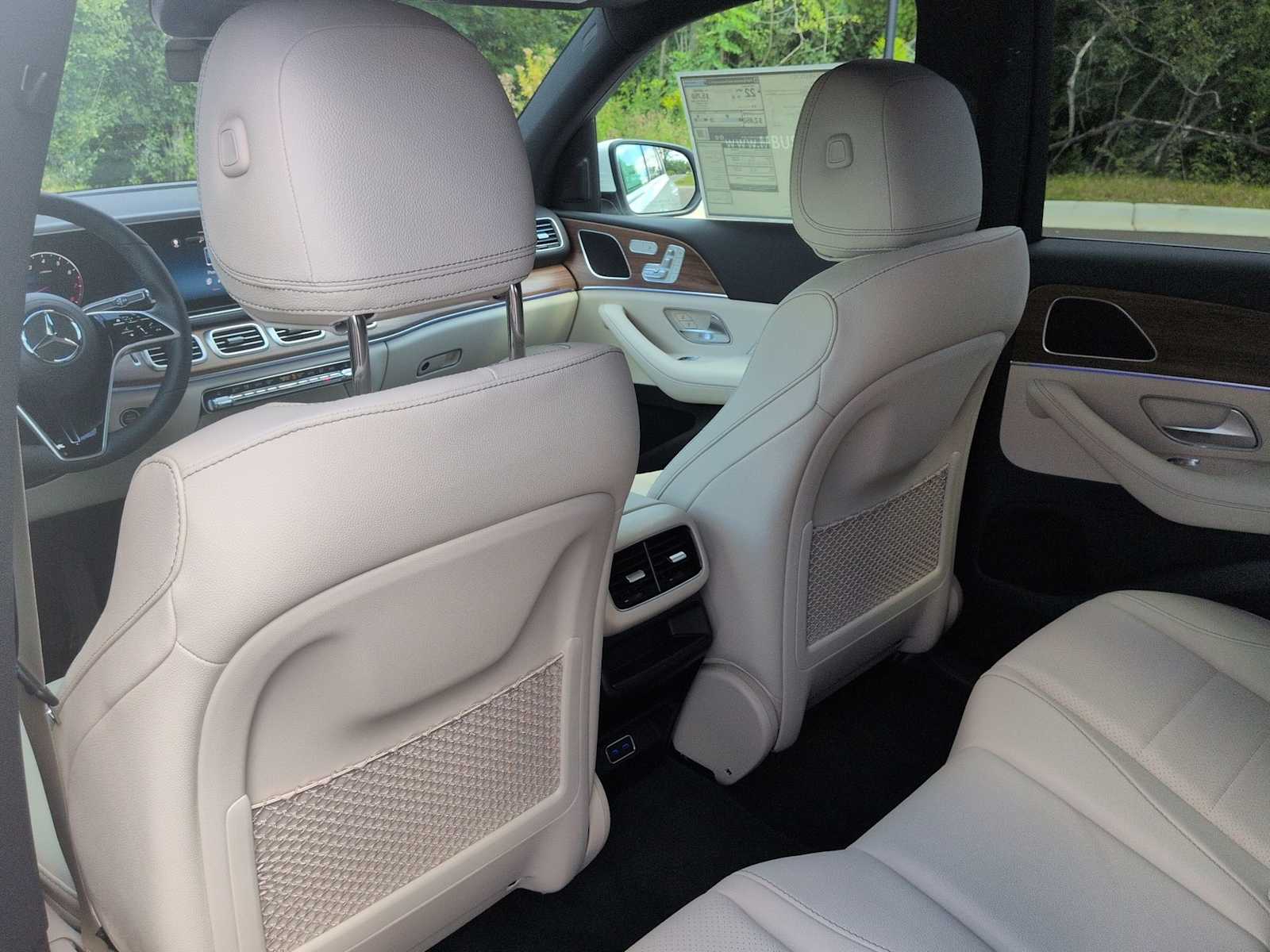 Thumbnail: 2026 Mercedes-Benz GLE - 19