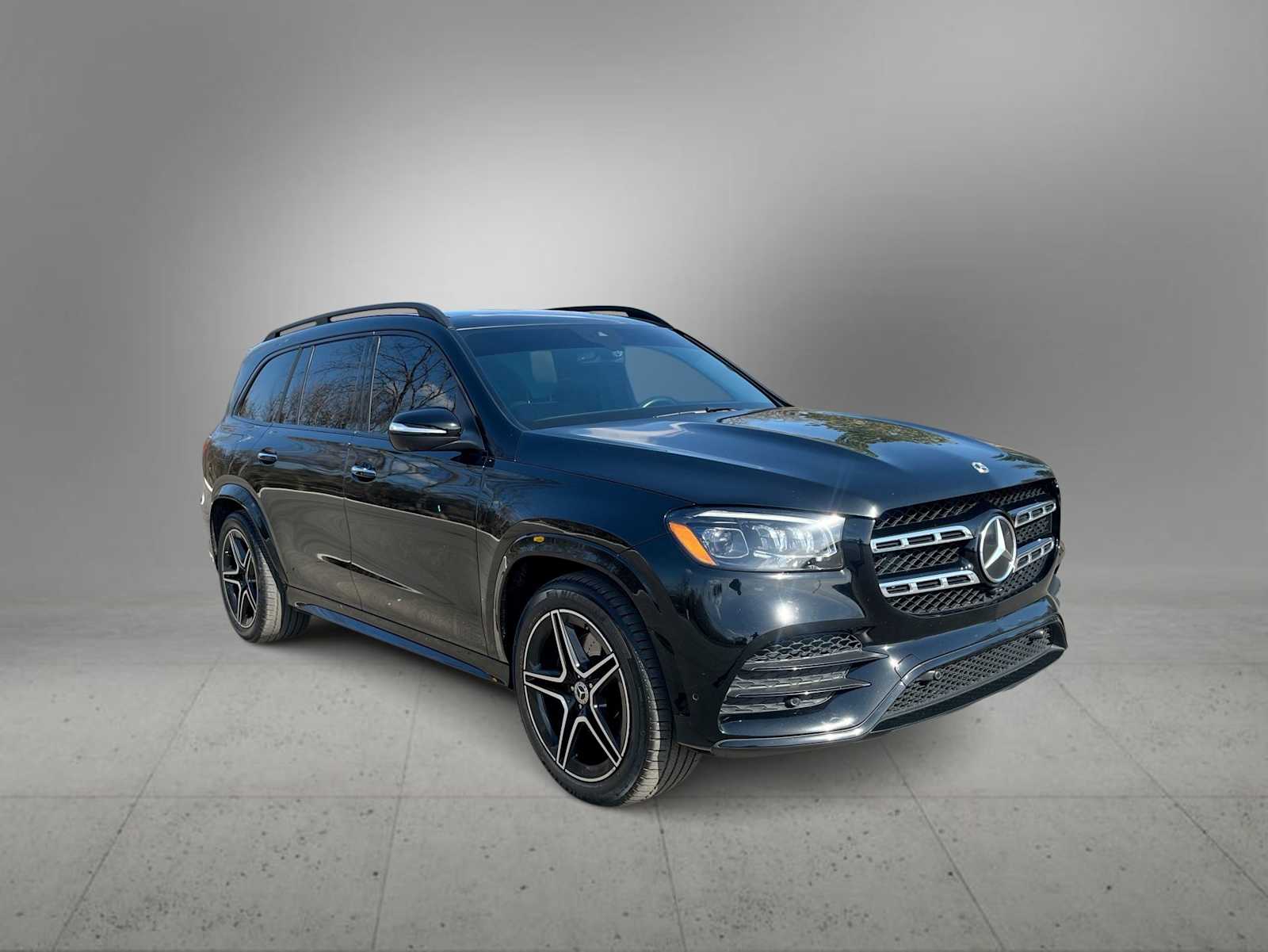 Thumbnail: 2022 Mercedes-Benz GLS - 2