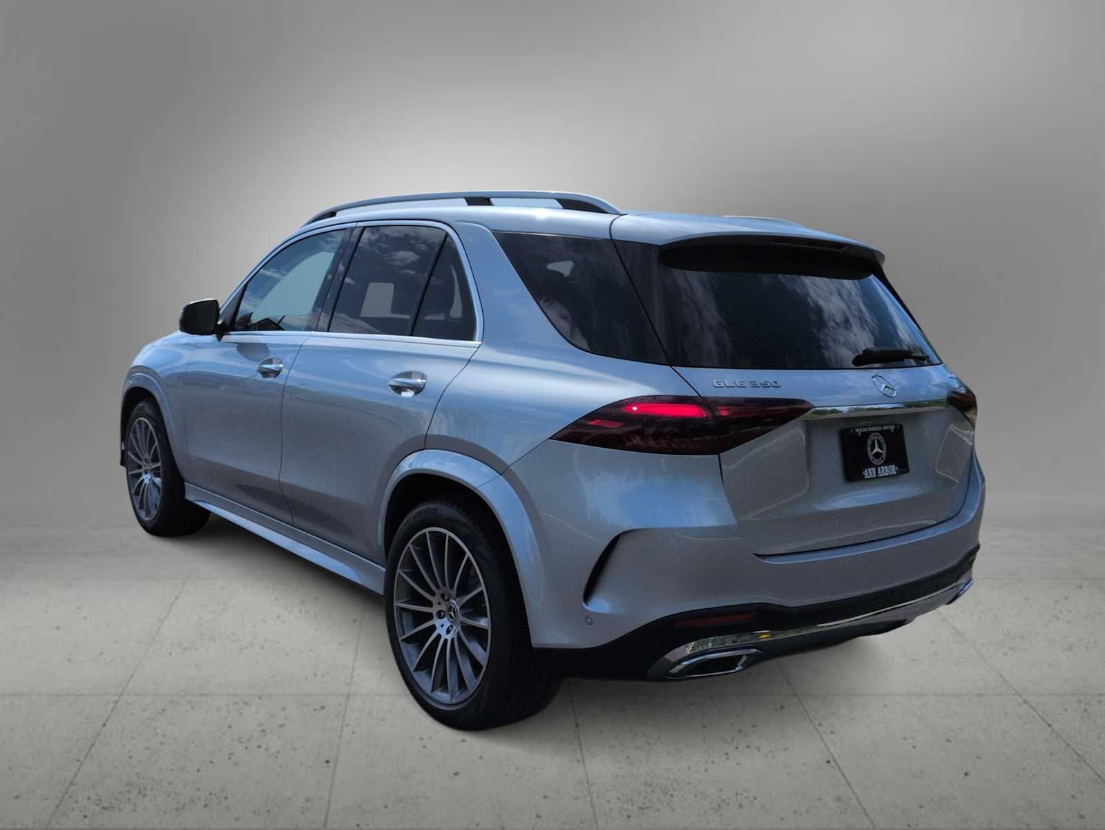 Thumbnail: 2026 Mercedes-Benz GLE - 6