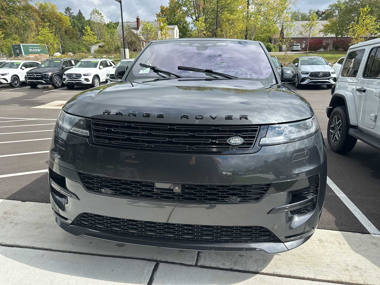 Thumbnail: 2023 Land Rover Range Rover Sport - 1
