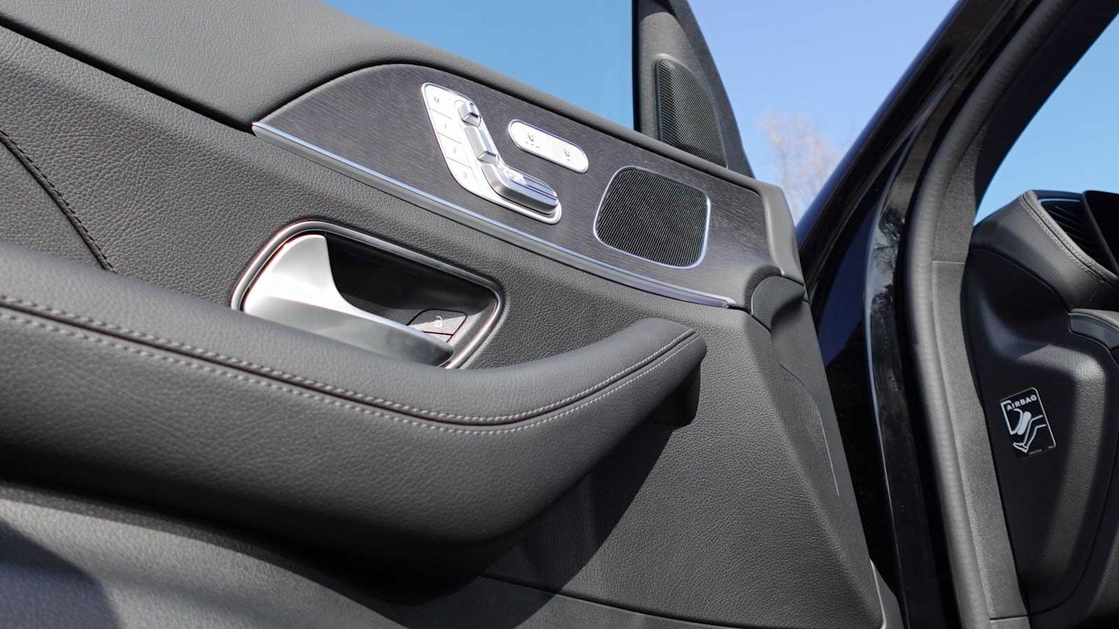 Thumbnail: 2026 Mercedes-Benz GLE - 17