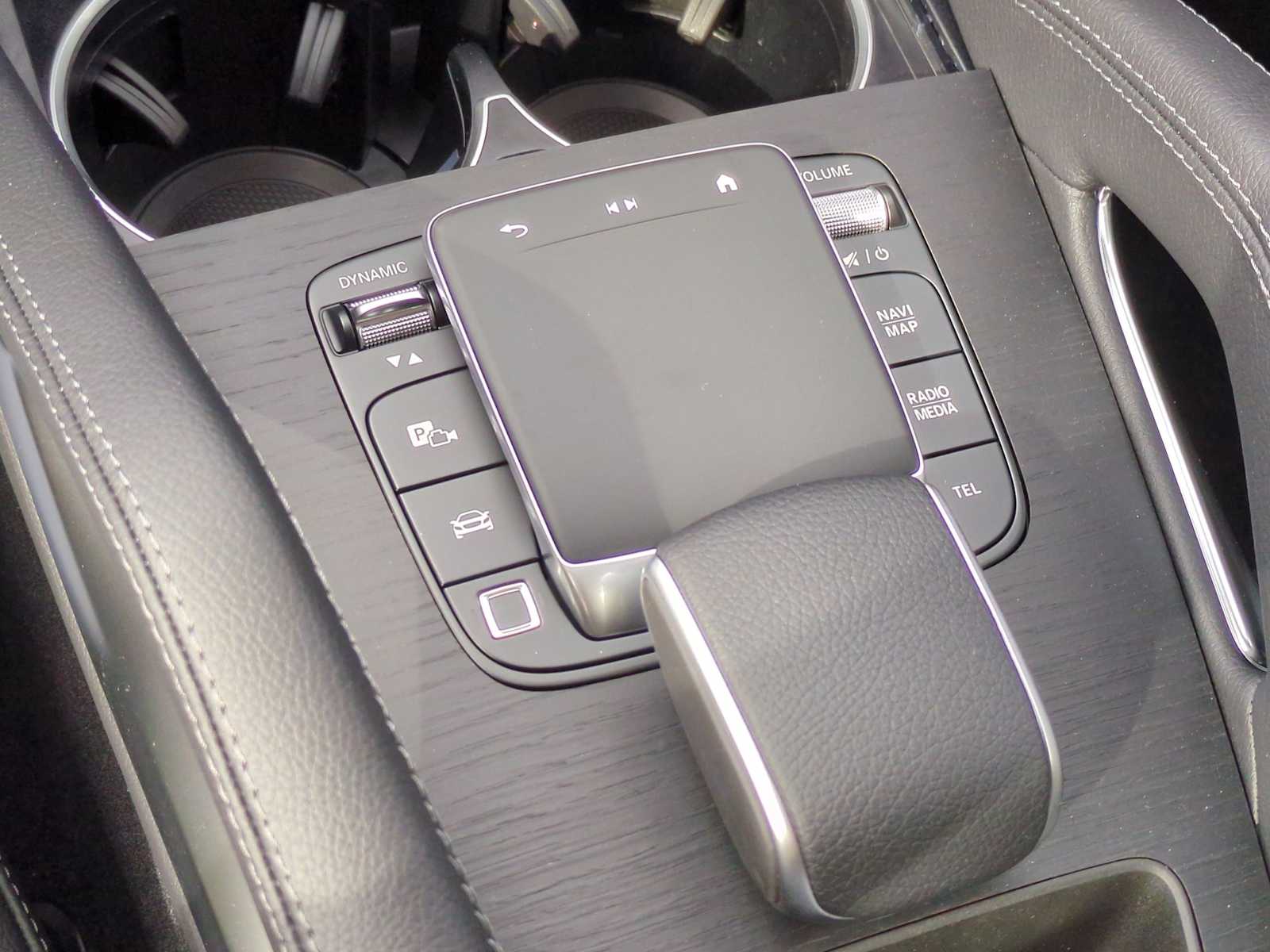 Thumbnail: 2025 Mercedes-Benz GLE - 38