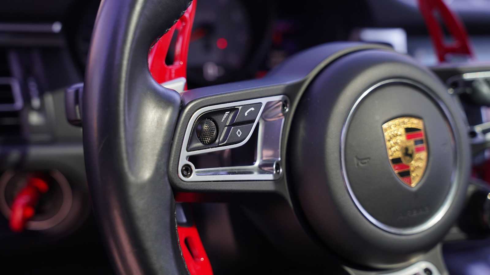 Thumbnail: 2021 Porsche Macan - 34