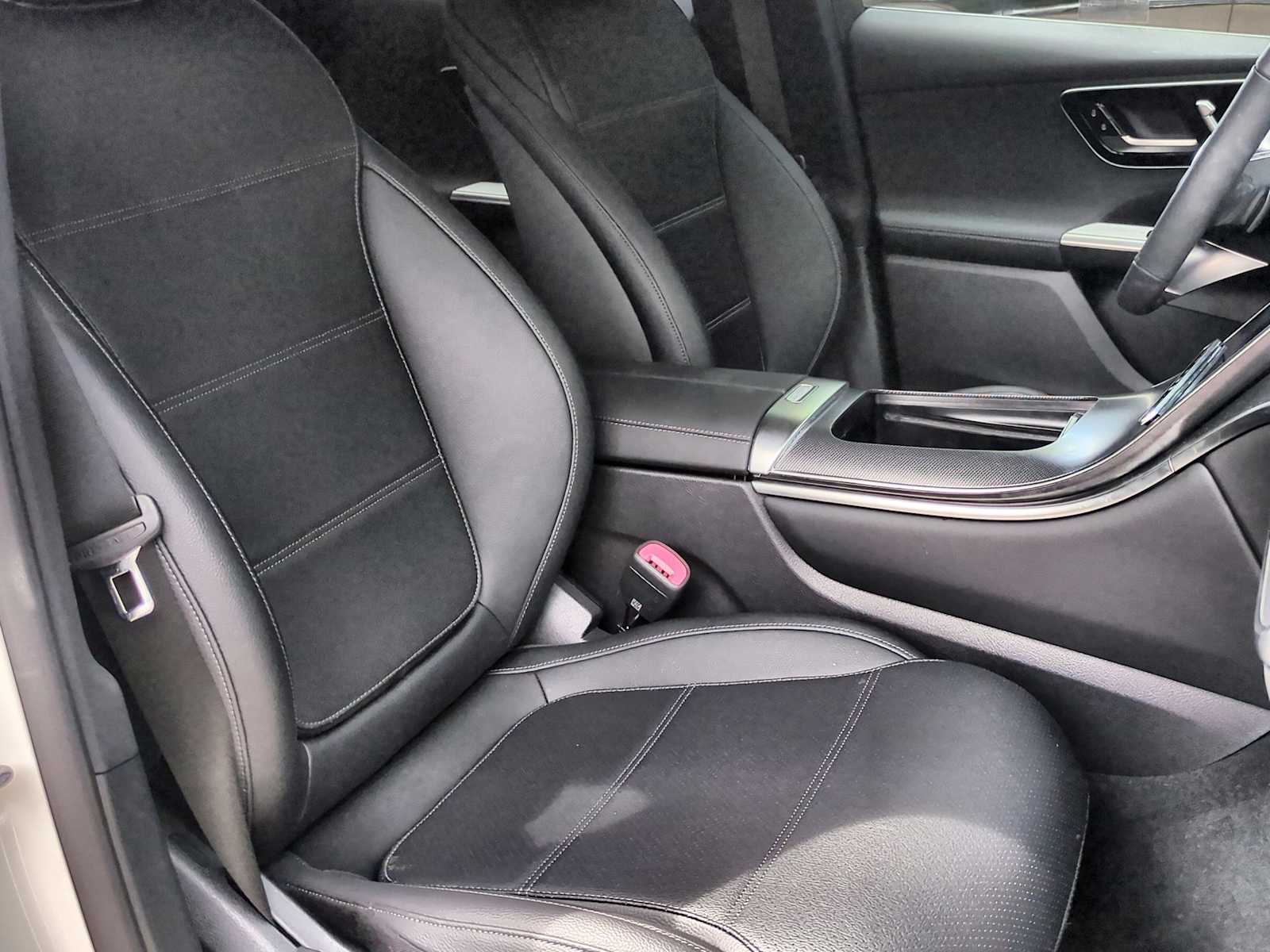 Thumbnail: 2025 Mercedes-Benz GLC - 22