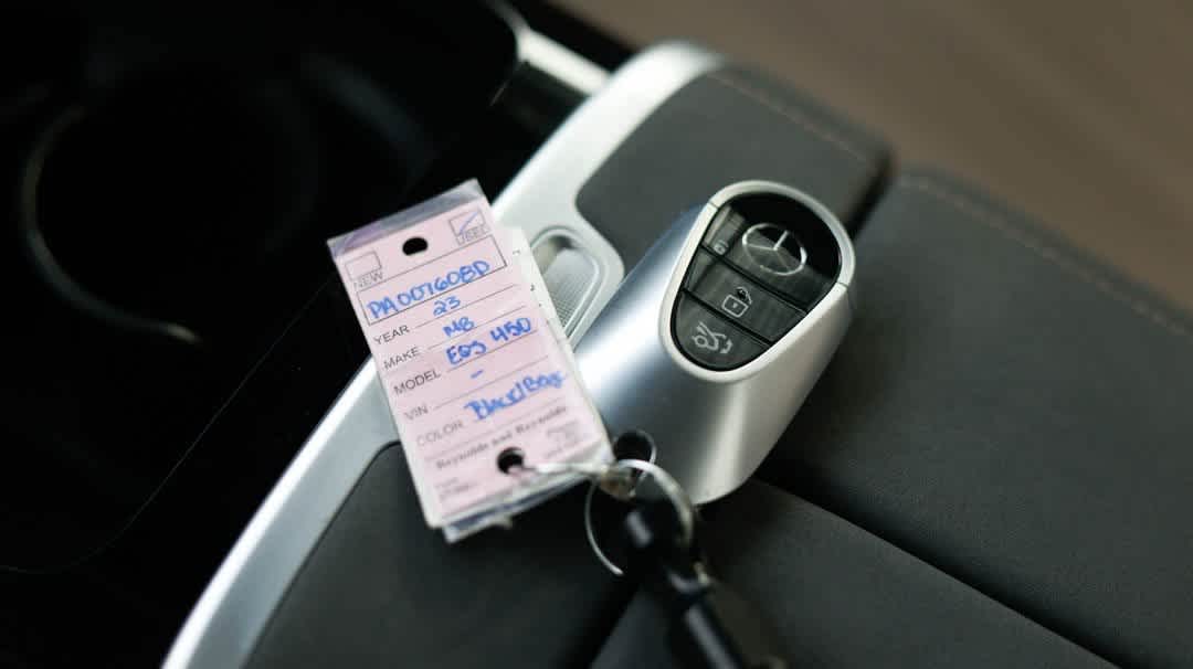 Thumbnail: 2023 Mercedes-Benz EQS - 36