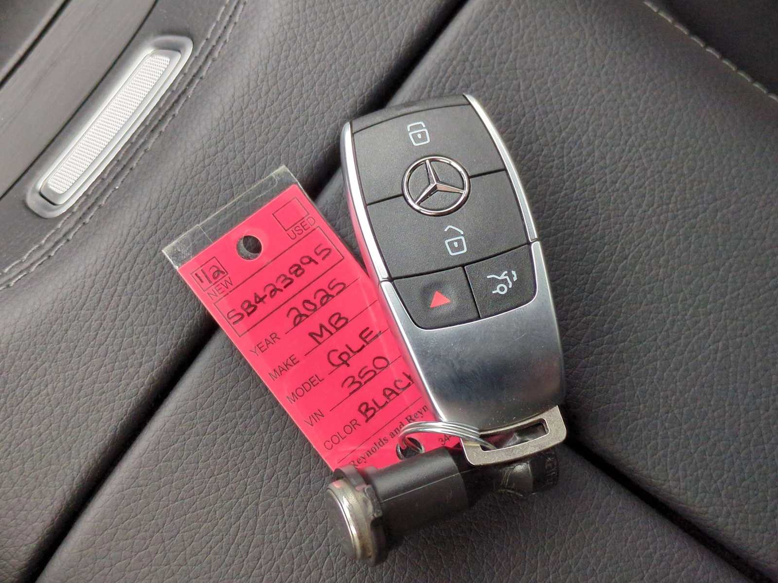 Thumbnail: 2025 Mercedes-Benz GLE - 36