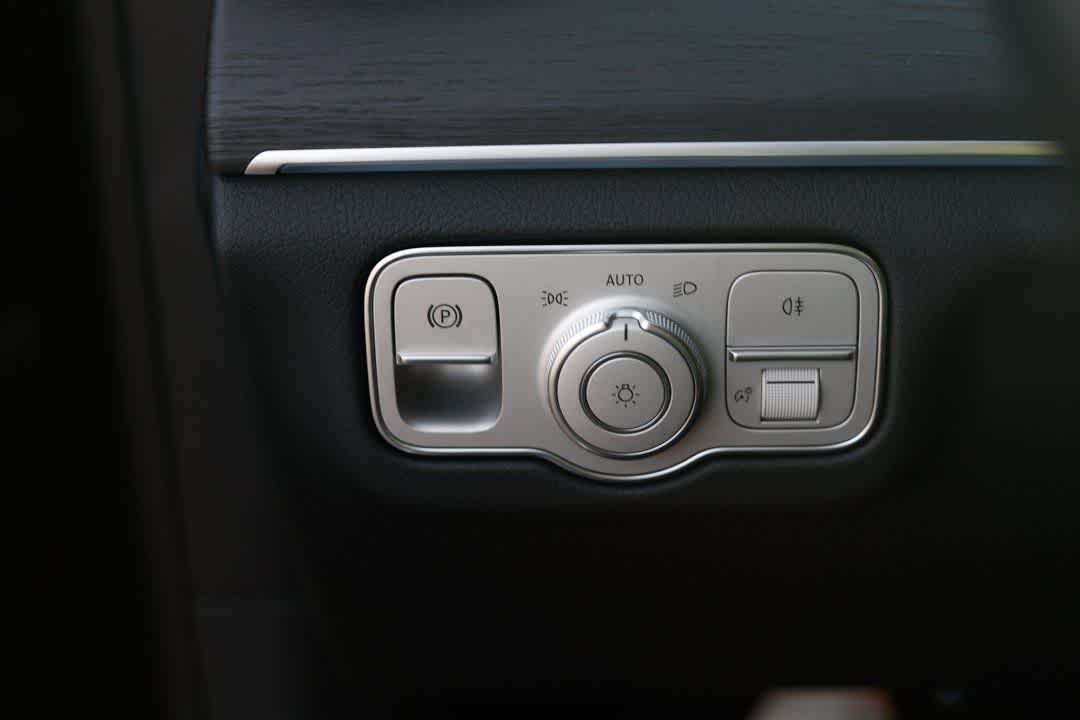 Thumbnail: 2026 Mercedes-Benz GLE - 11
