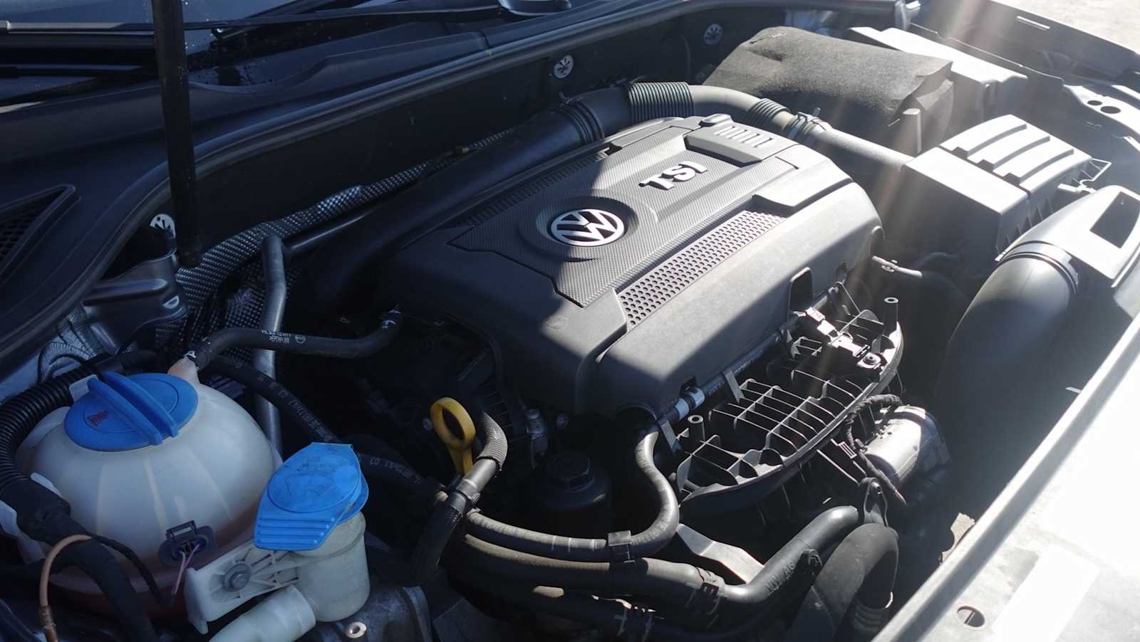 Thumbnail: 2017 Volkswagen Passat - 17