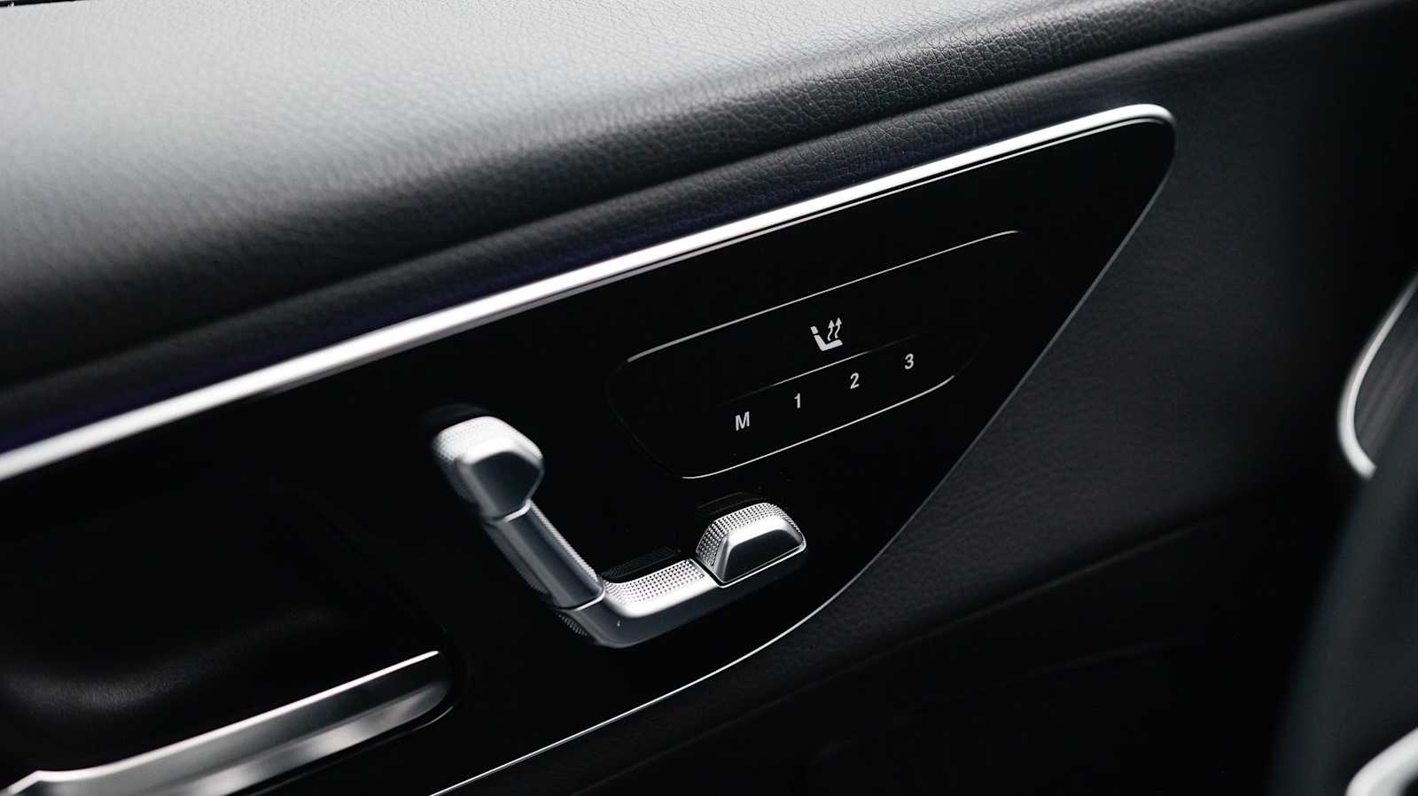 Thumbnail: 2026 Mercedes-Benz GLC - 27