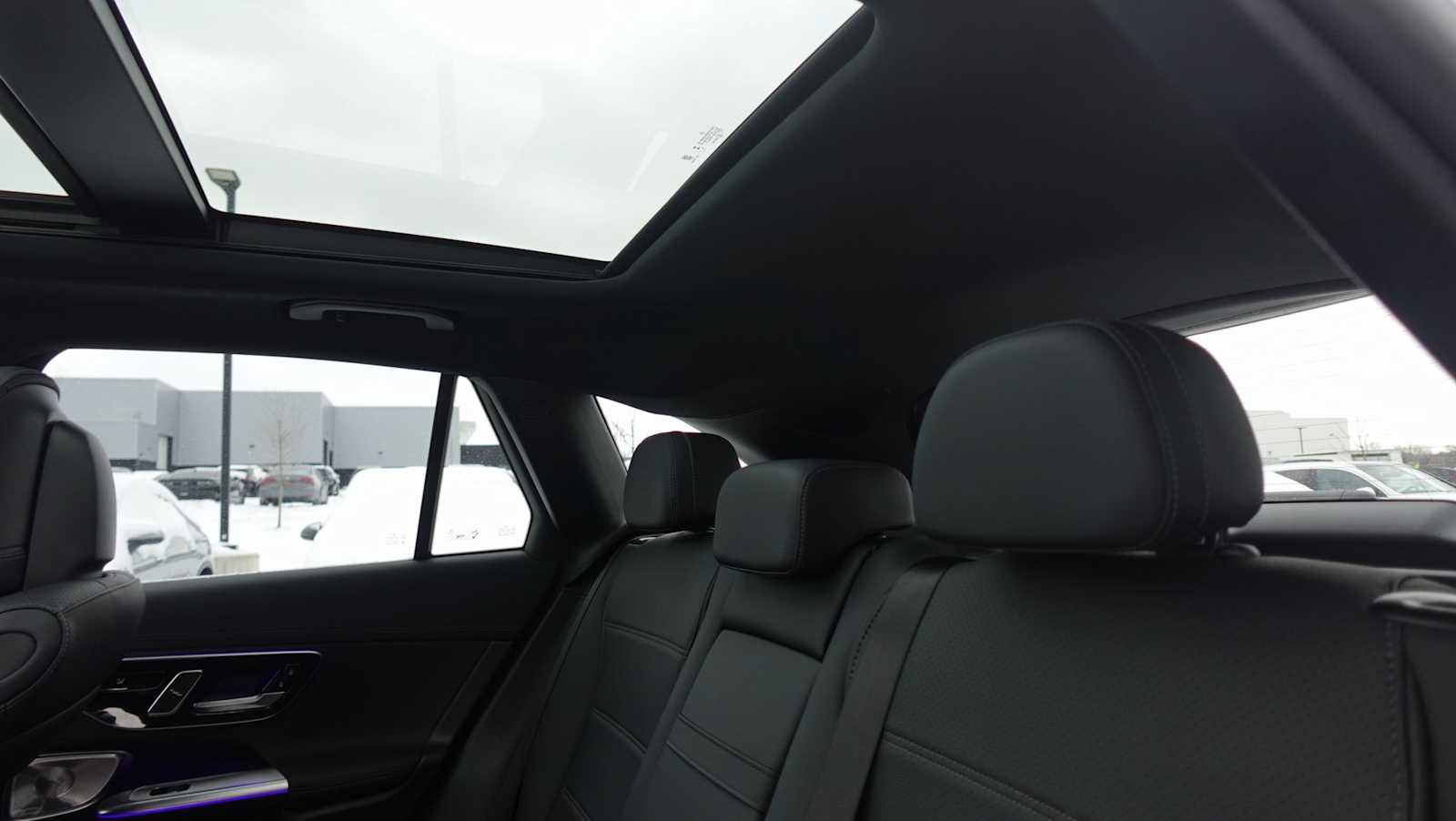 Thumbnail: 2025 Mercedes-Benz GLC - 43