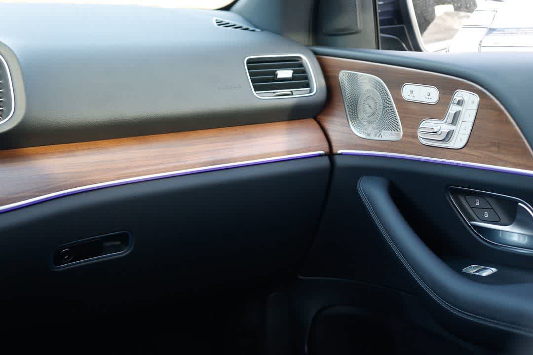 Thumbnail: 2026 Mercedes-Benz GLE - 26