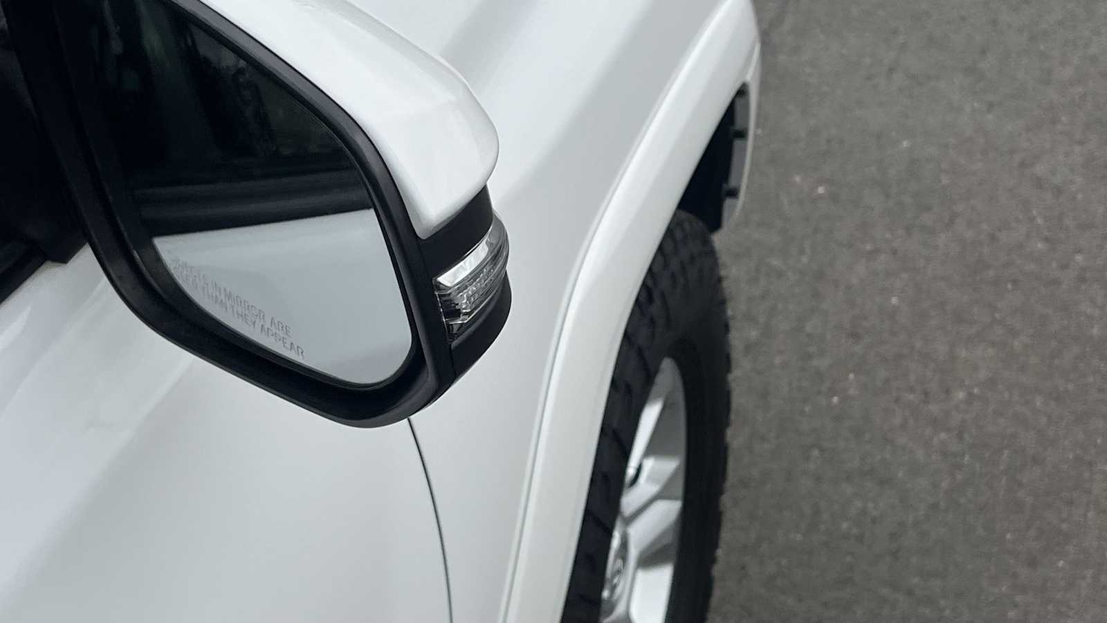 Thumbnail: 2015 Toyota 4Runner - 18