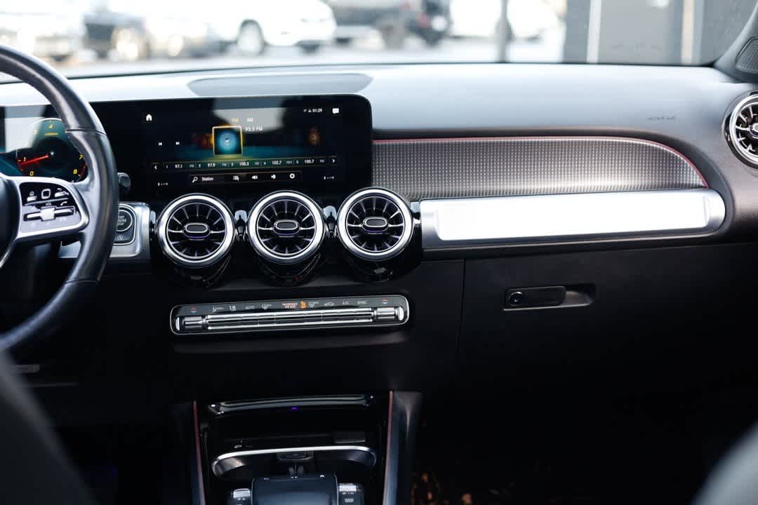 Thumbnail: 2022 Mercedes-Benz GLB - 19