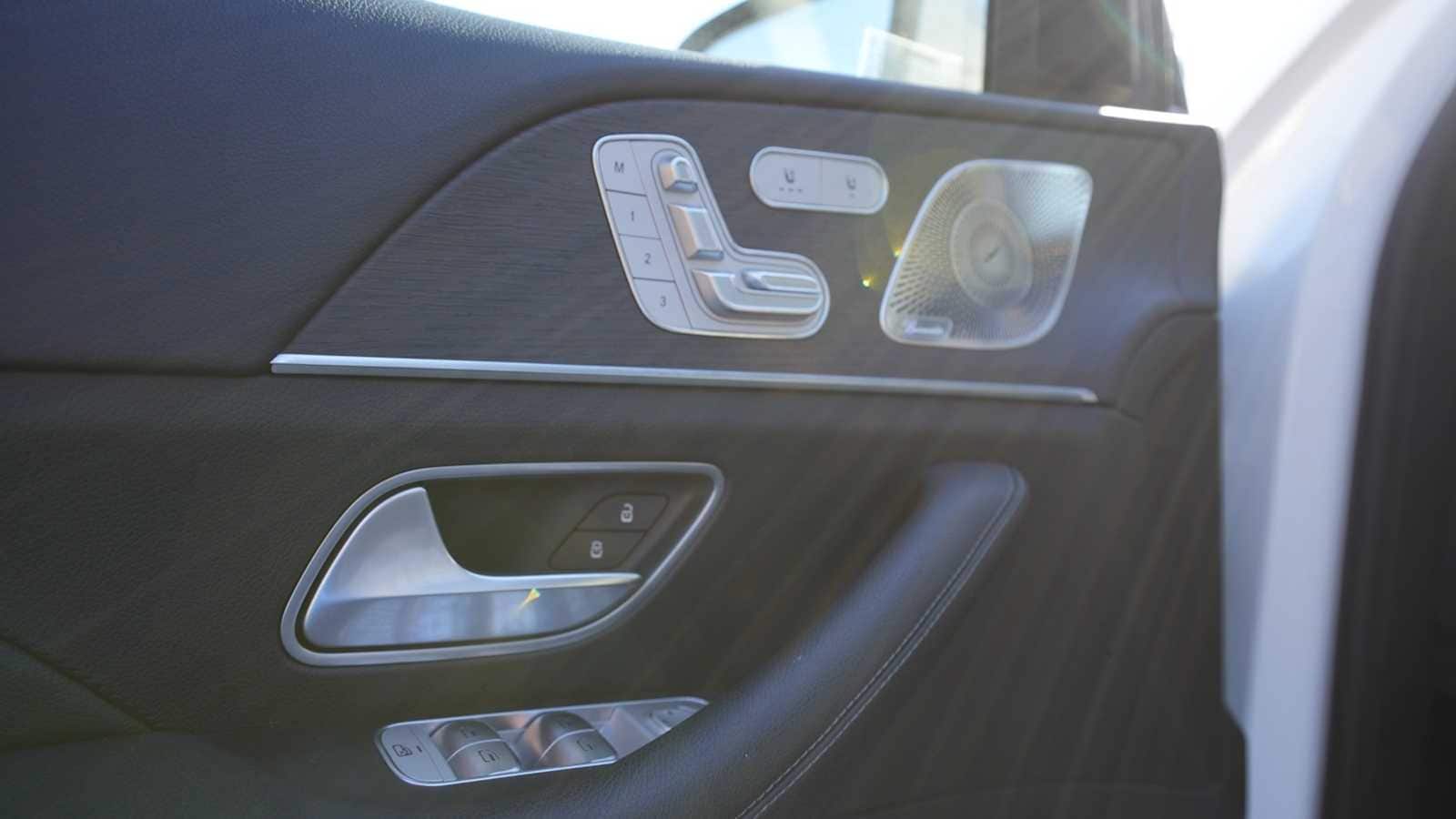 Thumbnail: 2020 Mercedes-Benz GLS - 19