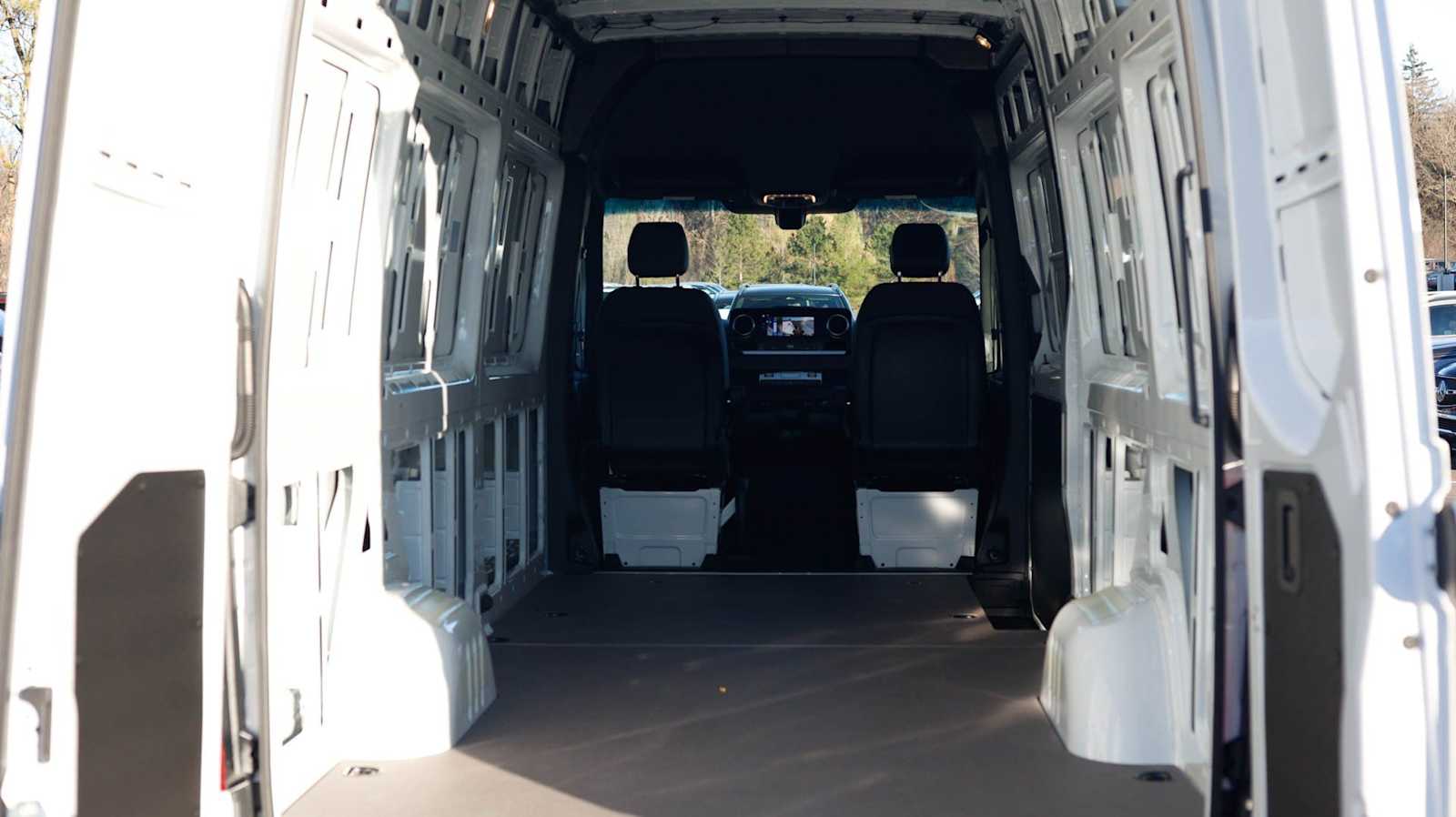 Thumbnail: 2026 Mercedes-Benz Sprinter - 16