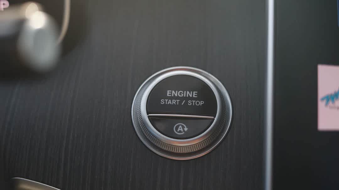 Thumbnail: 2025 Mercedes-Benz C-Class - 25