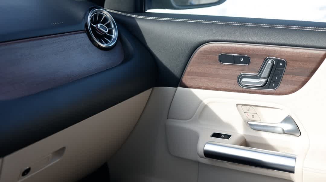 Thumbnail: 2021 Mercedes-Benz GLA - 27