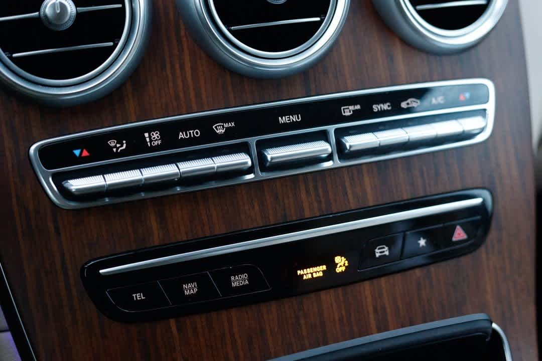 Thumbnail: 2022 Mercedes-Benz GLC - 26