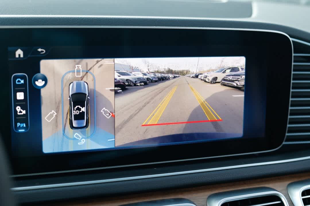 Thumbnail: 2026 Mercedes-Benz GLE - 25