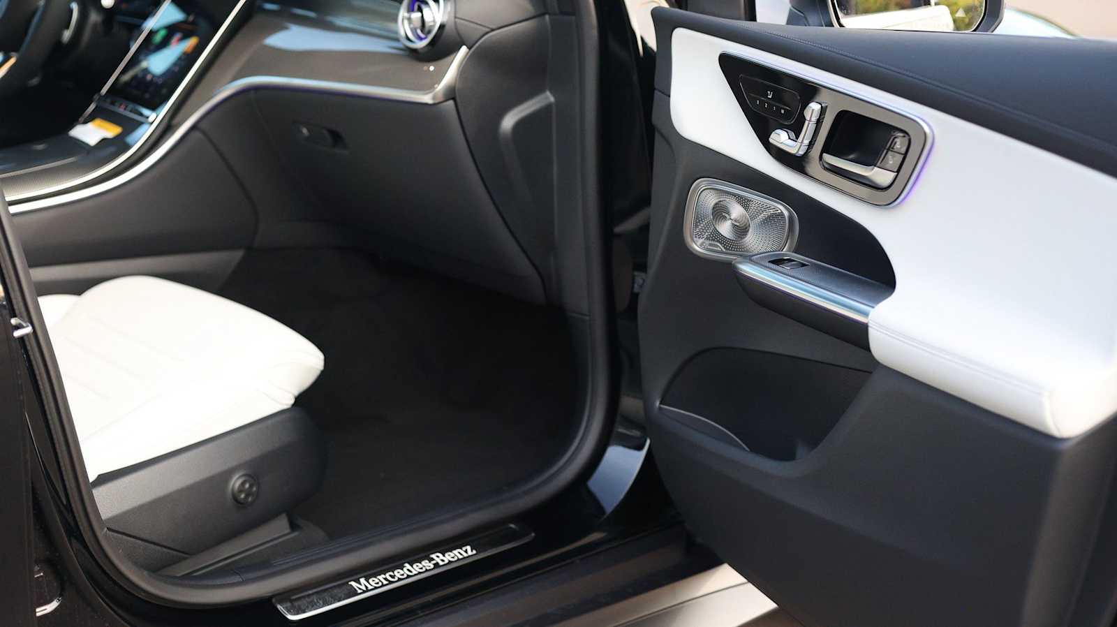 Thumbnail: 2026 Mercedes-Benz GLC - 29