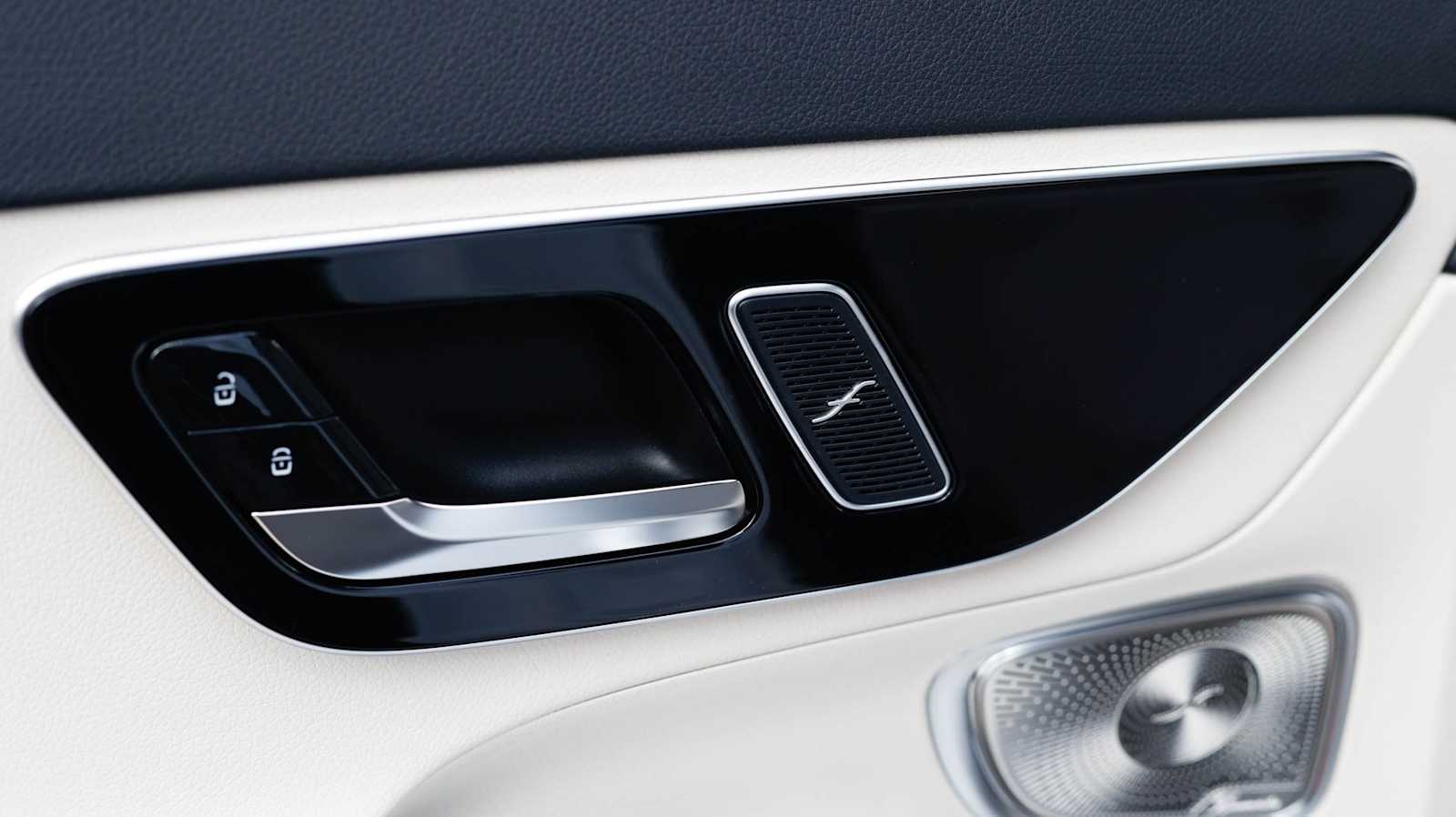 Thumbnail: 2026 Mercedes-Benz GLC - 29