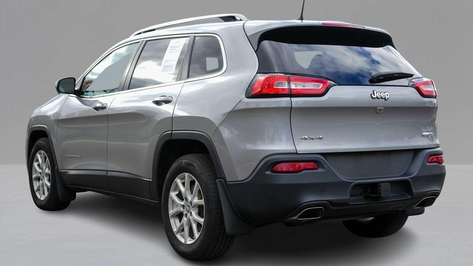 Thumbnail: 2016 Jeep Cherokee - 7